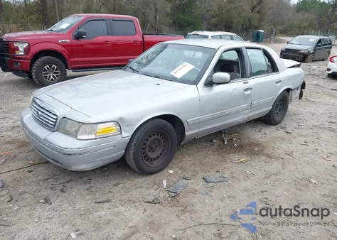 2001 Ford Crown Victoria z USA, uszkodzony, nr VIN 2FAFP73W31X121323